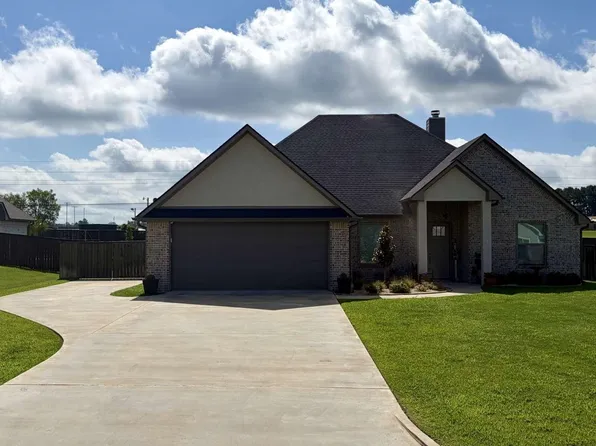 110 Saddle Brook Cir, Hallsville, TX 75650