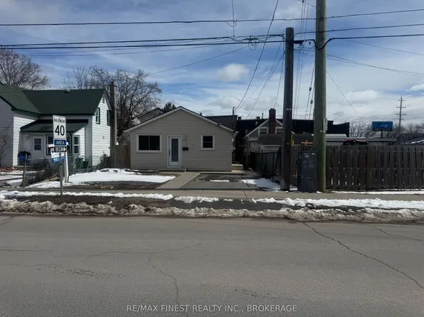 559 Macdonnell St, Kingston, ON K7K 4W9