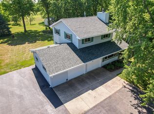 7901 N Crestview Rd, Stillman Valley, IL 61084