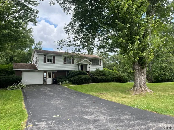 101 Shoreview Dr, Liverpool, NY 13090