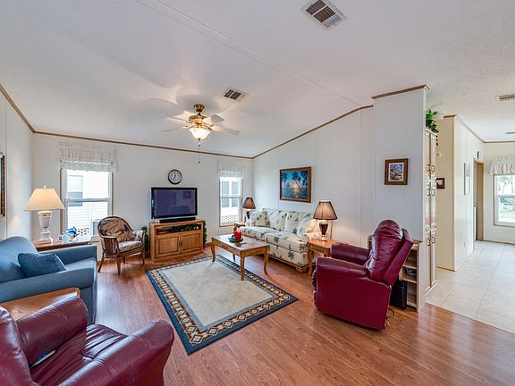 3rd image of 1789 Beverly Dr