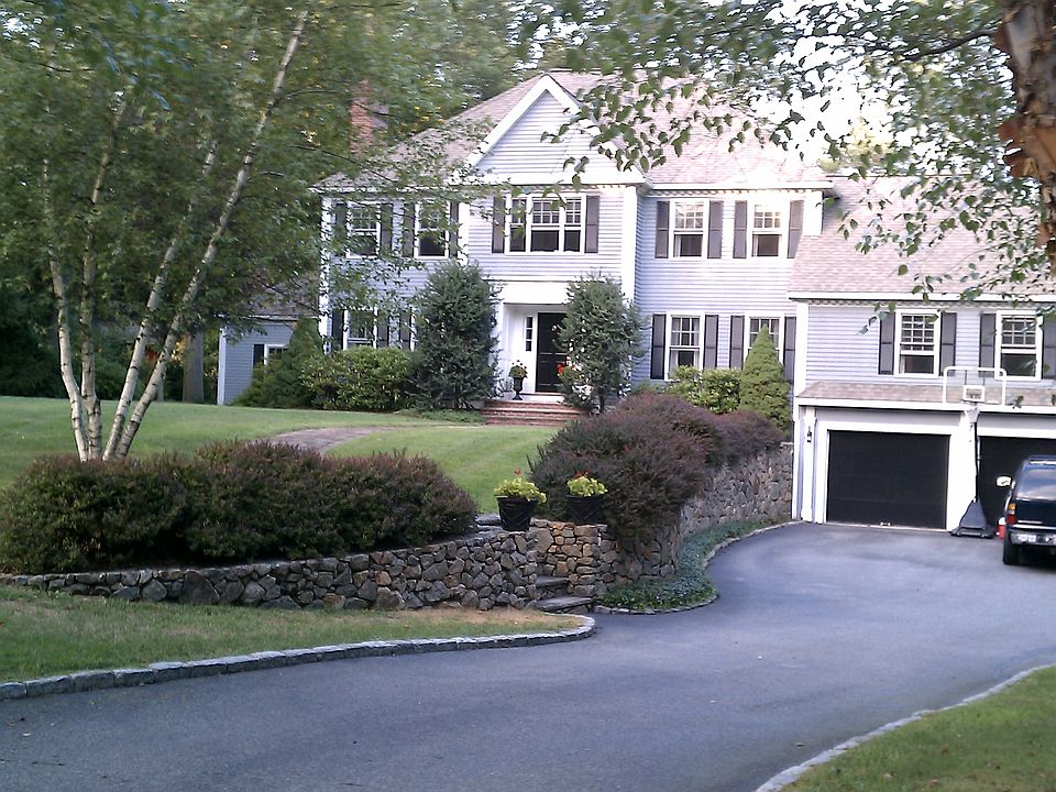 1st image of 185 Woodbury St
