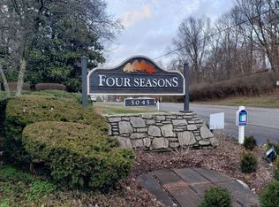 243 Summit Ridge Dr, Nashville, TN 37215