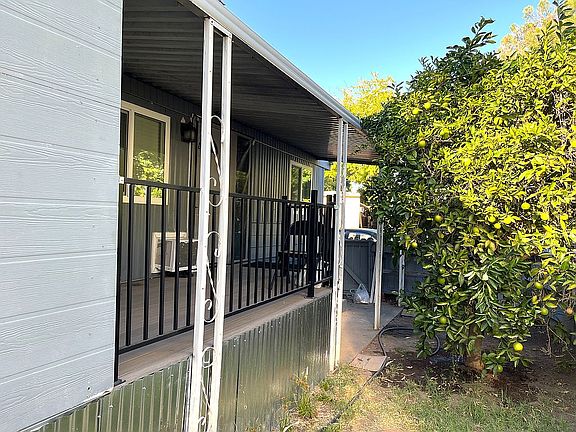 4th image of 5901 Auburn Blvd #D