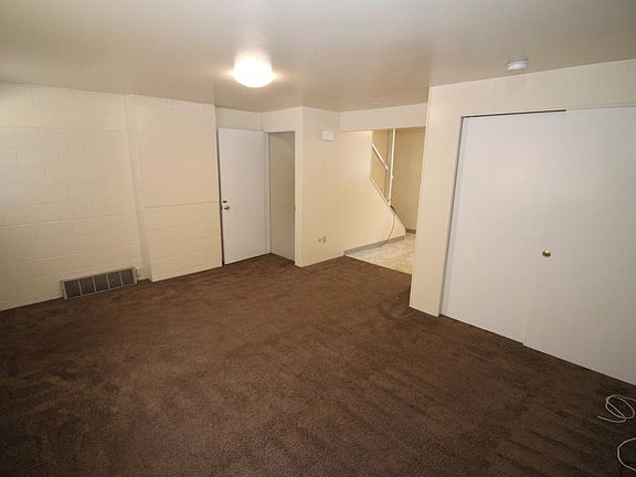 5th image of 105 W Northwood Ave APT D