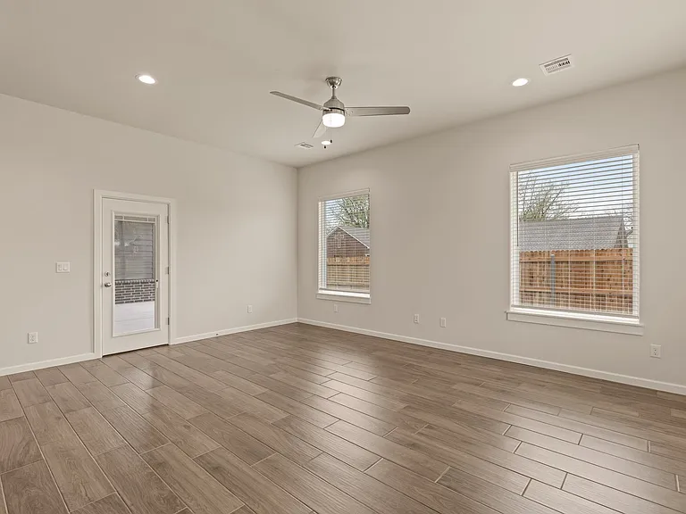 624 N Cedar Ave — Photo 7