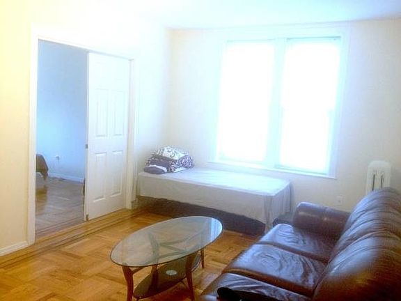 Living room (shared)