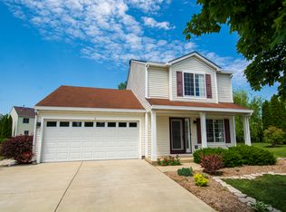 5 Cascade Ct, South Elgin, IL 60177