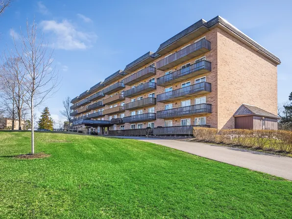 8025 Woodglen Ln APT 207, Downers Grove, IL 60516