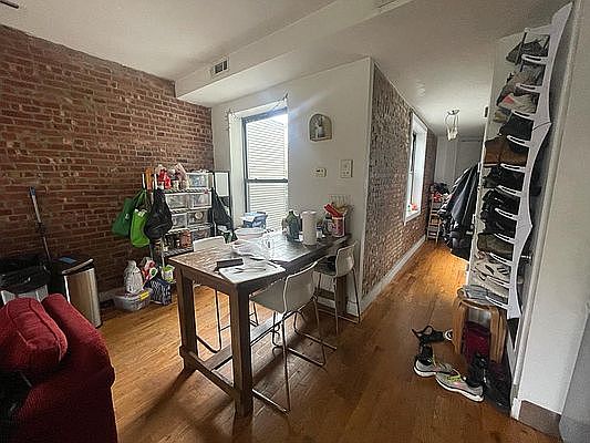 2nd image of 101 Quincy St APT 2L