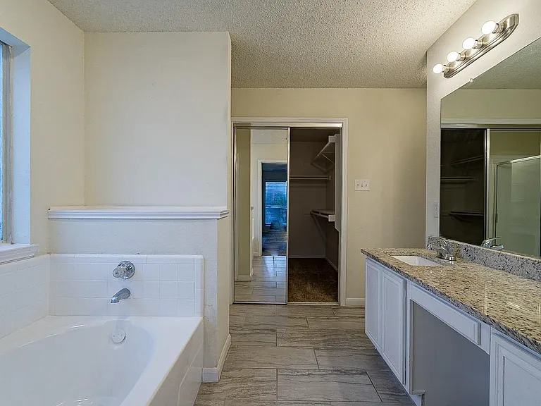 1408 Belaire Dr — Photo 20