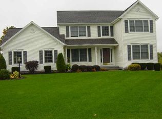 14 Alice Ln, East Greenbush, NY 12061