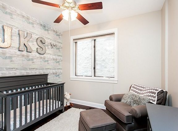 3rd image of 1924 W Diversey Pkwy #1