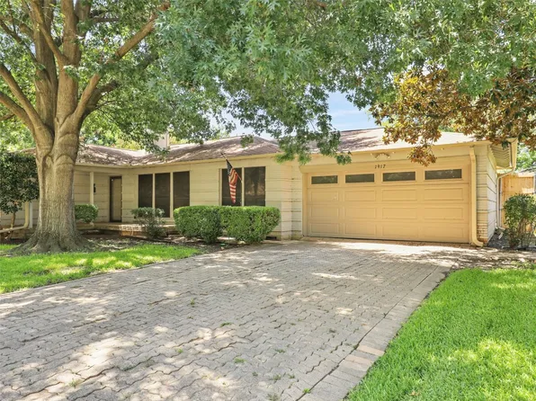 1917 Ridgecrest Dr, Garland, TX 75042