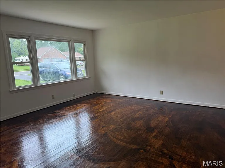 228 Newton Pl — Photo 5