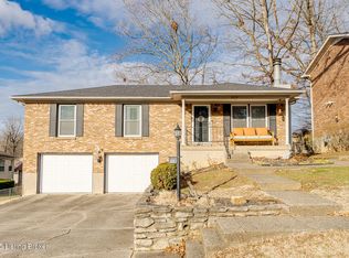 8208 Flicker Pl, Louisville, KY 40214