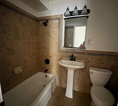 4th image of 10 Huron Ave APT 7R