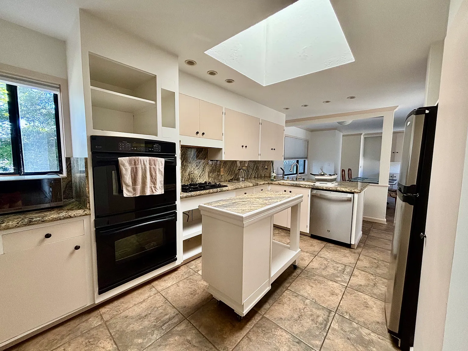 3 bed, 2799 sqft, $1,350 — Photo 3