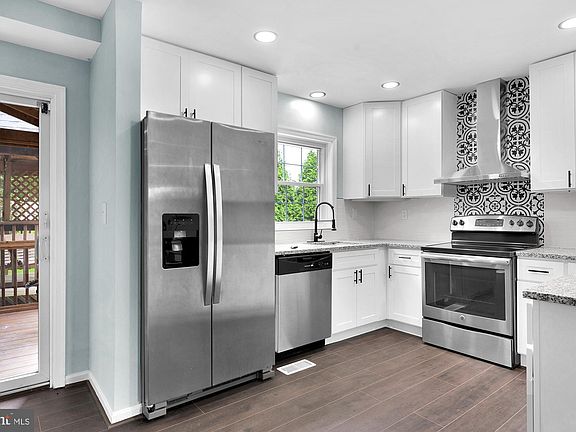 5th image of 1316 Mayflower Dr