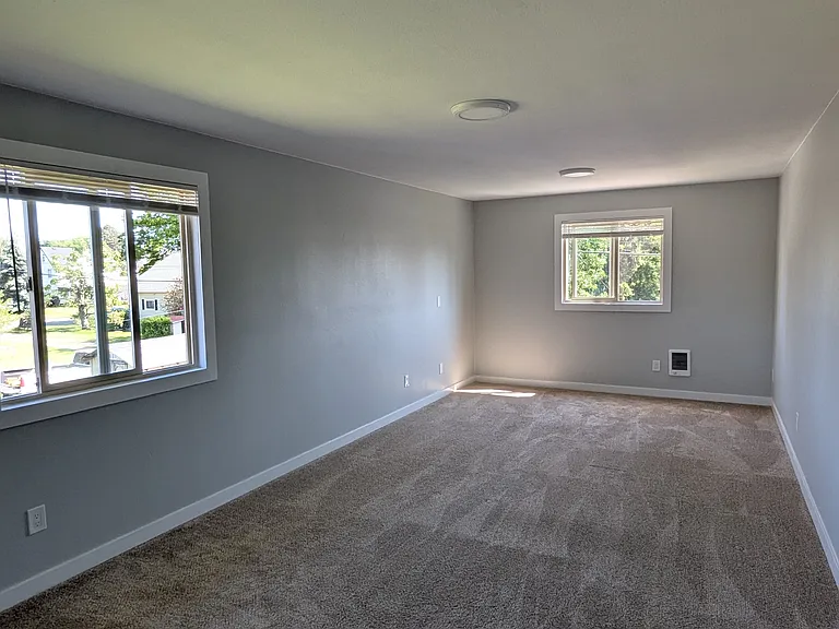353 E St #B — Photo 13