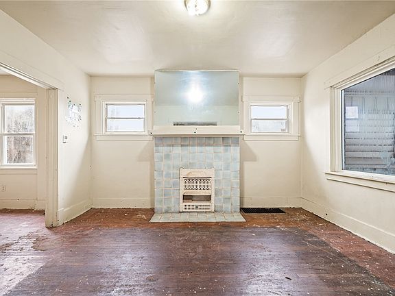 5th image of 302 Platt Ave