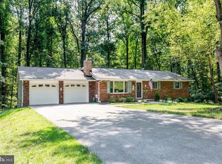 1323 Woodridge Ln, Sykesville, MD 21784