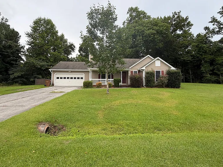 717 Mallard Dr — Photo 1