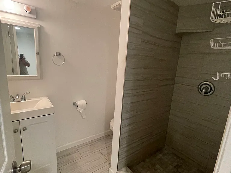 1325 S Buchanan St — Photo 11