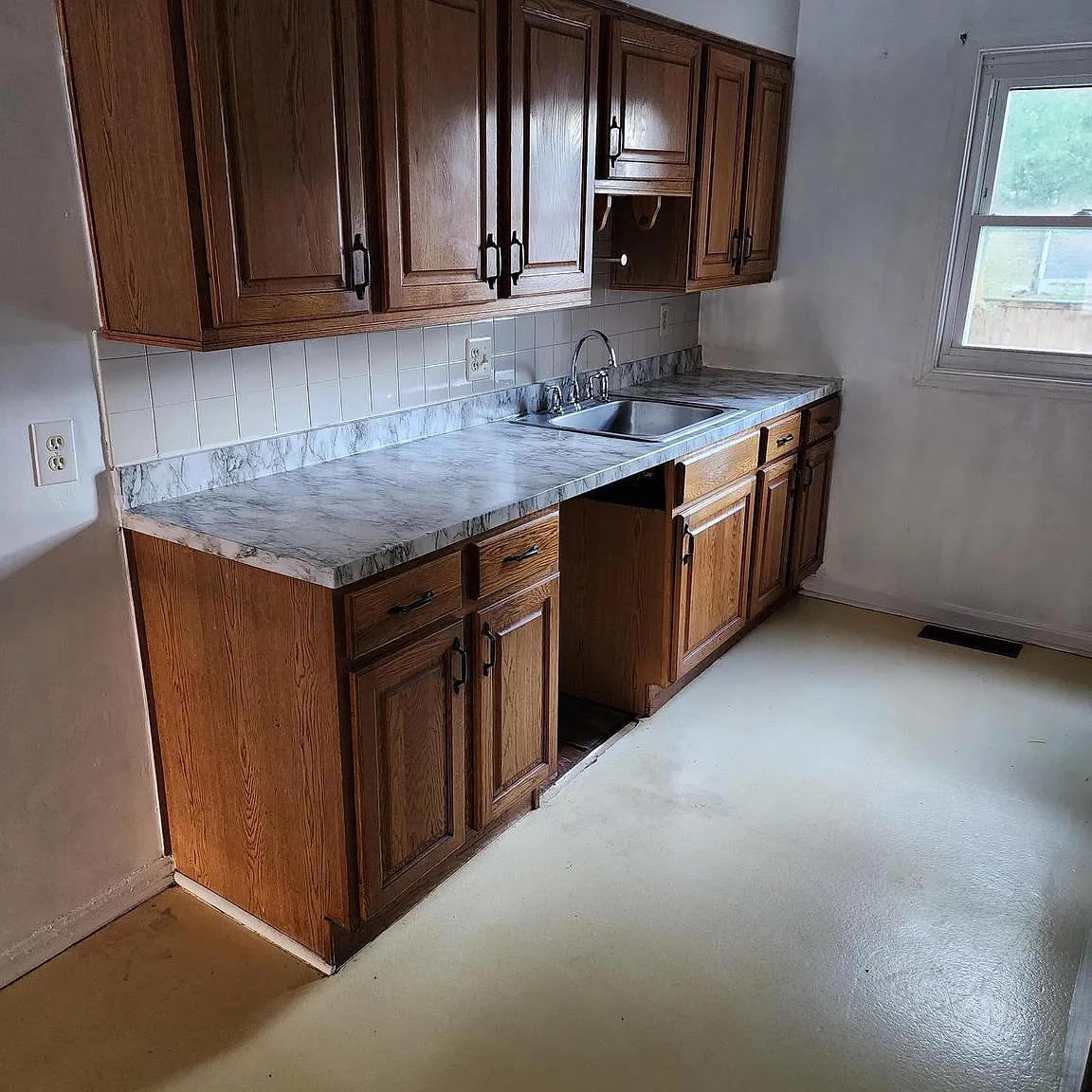 3 bed, 2.5 bath, 1590 sqft, $2,300 — Photo 4