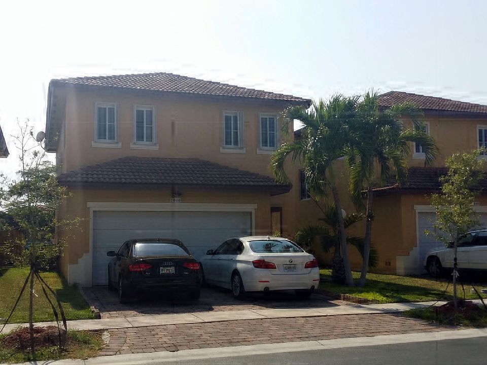 1st image of 1040 NE 41st Ter