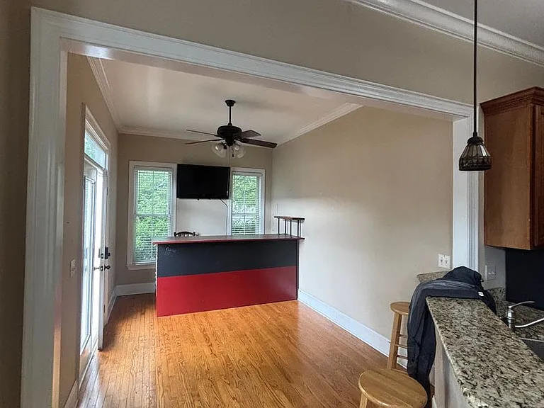 1010 Woodrow St — Photo 8