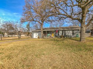 211 E 1st St, Weatherford, TX 76086