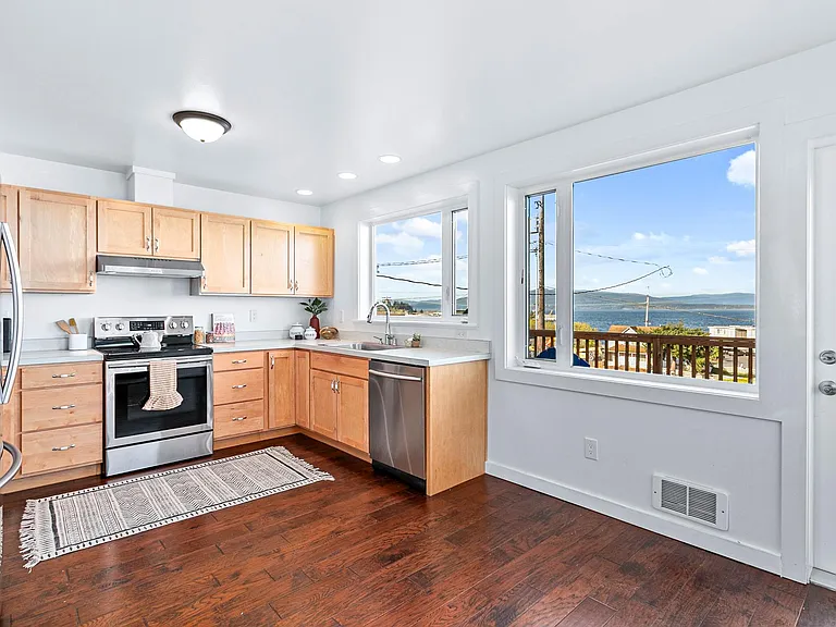 Kitchen with bay view
