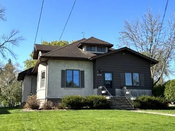 219 Park Pl W, Nya, MN 55368