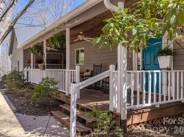 38 Sutton Knob Rd, Candler, NC 28715