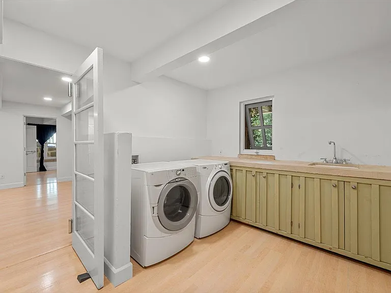 1533 Allyn Ave — Photo 26