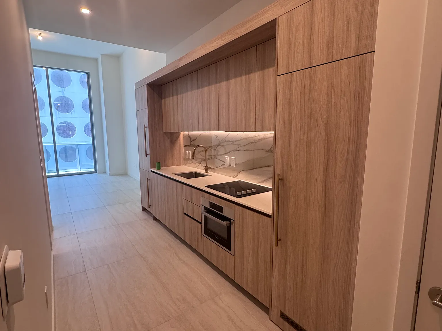 Studio, 485 sqft, $2,395 — Photo 1