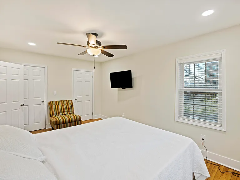 66 Line St #B — Photo 18