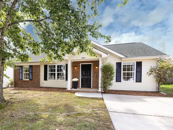 1907 Dietrich Ln, Charlotte, NC 28262