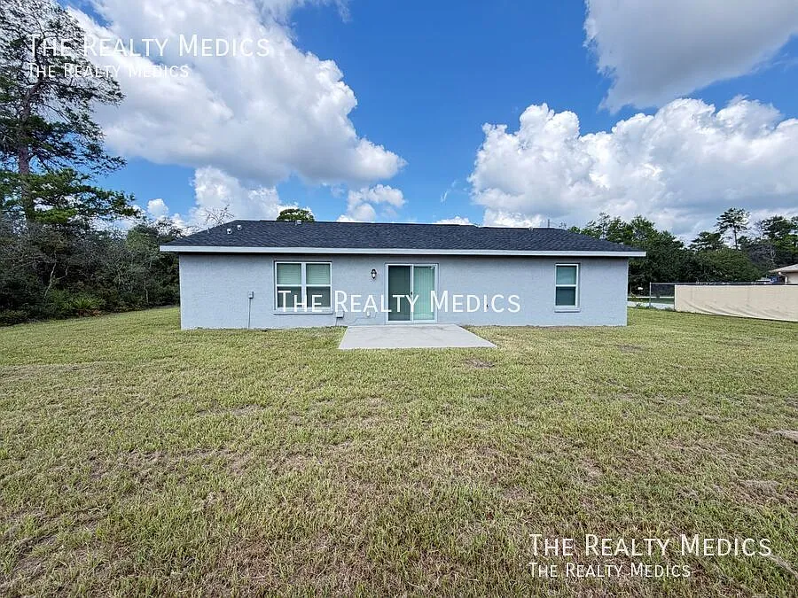 Experience Serenity & Style 3BD/2BA Hannah Model in Silver Springs Shores — Photo 2