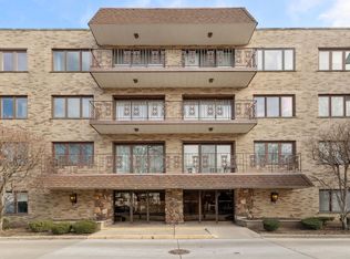 8225 N Niles Center Rd #309, Skokie, IL 60077