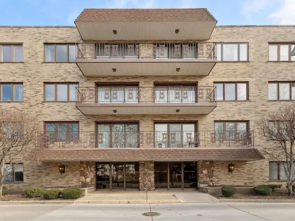 8225 N Niles Center Rd #309, Skokie, IL 60077