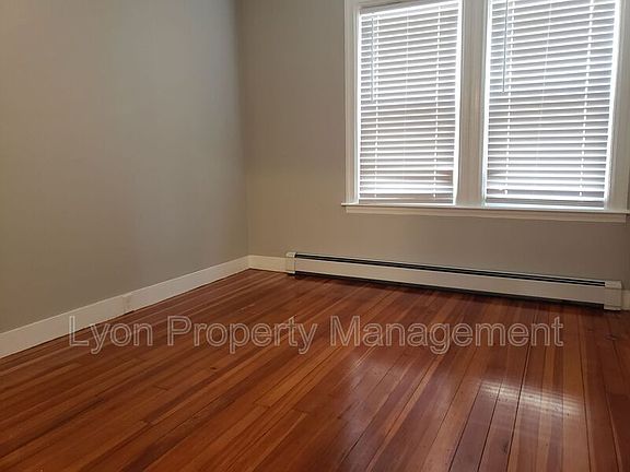 5th image of 17-19 Evergreen St Unit 1