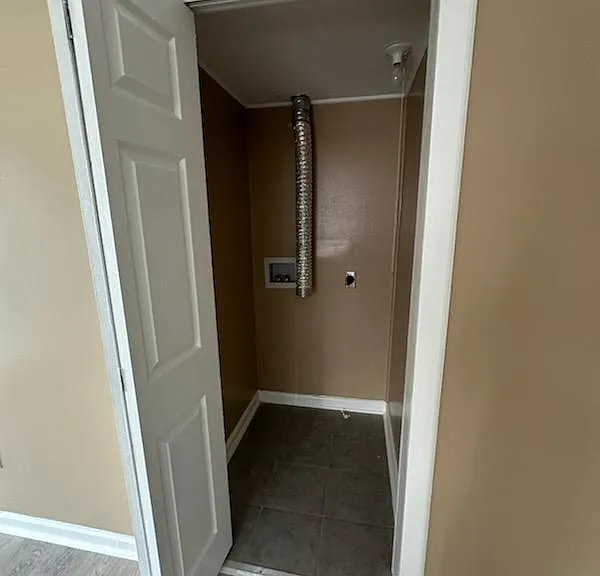 Newly Equipped and Convenient Washer / Dryer Connections
