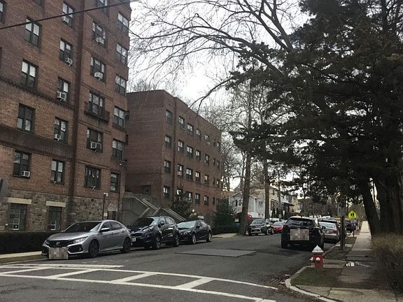 5th image of 85 Pennsylvania Ave