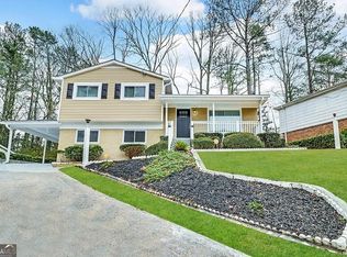 815 Magna Carta Dr NW, Atlanta, GA 30318