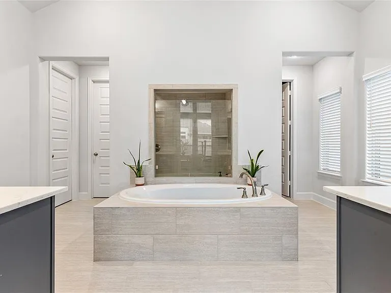 28926 Creekside Bend Dr — Photo 24