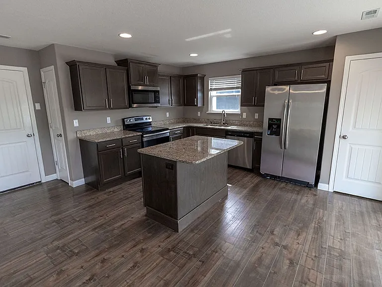 2807 Amberwood Ct — Photo 8