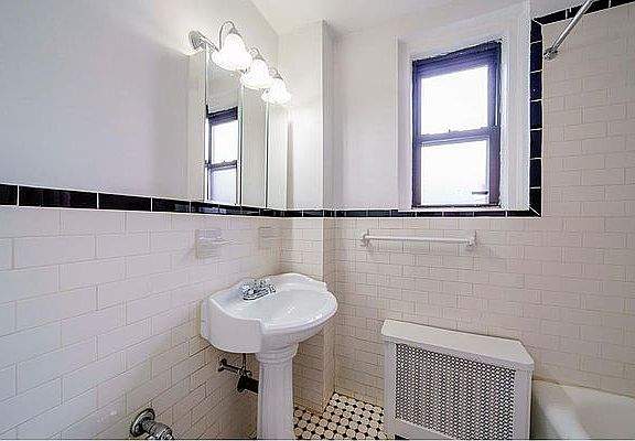 5th image of 237 E 20th St APT 5B