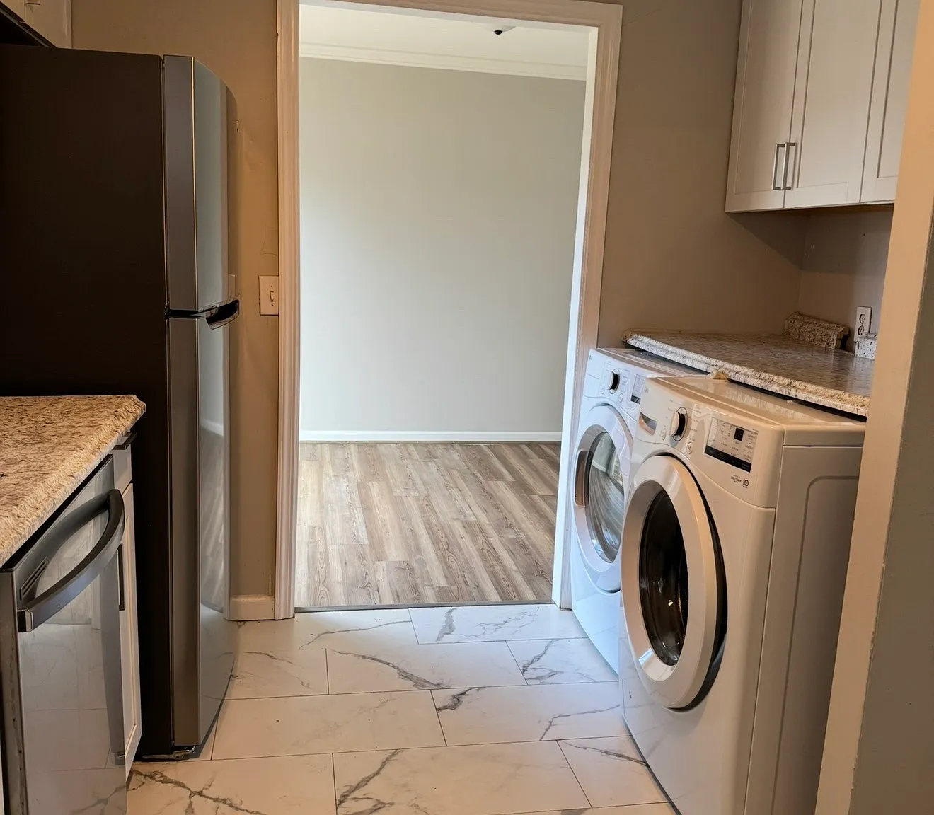 3 bed, 1.5 bath, 2288 sqft, $2,200 — Photo 3